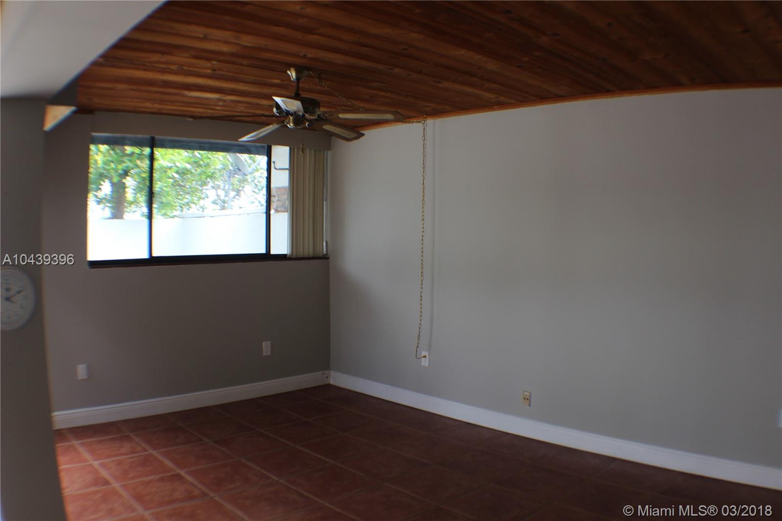 MIAMI LAKES WINDMILL GATE - Residential