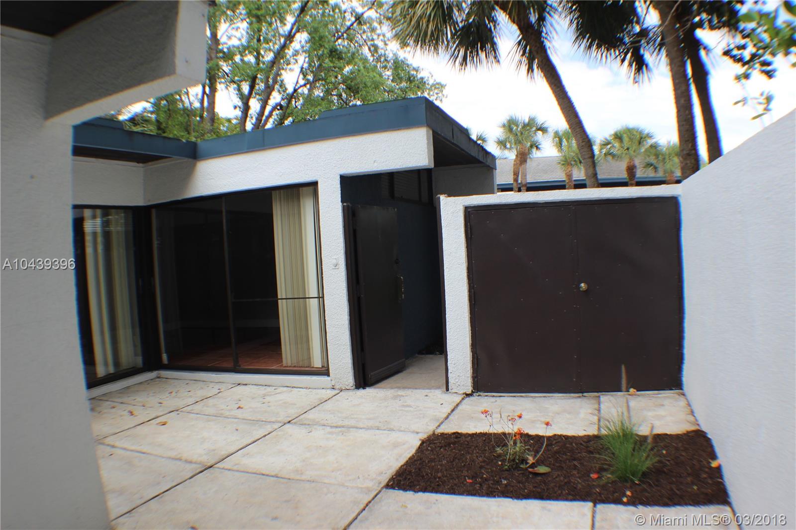 MIAMI LAKES WINDMILL GATE - Residential