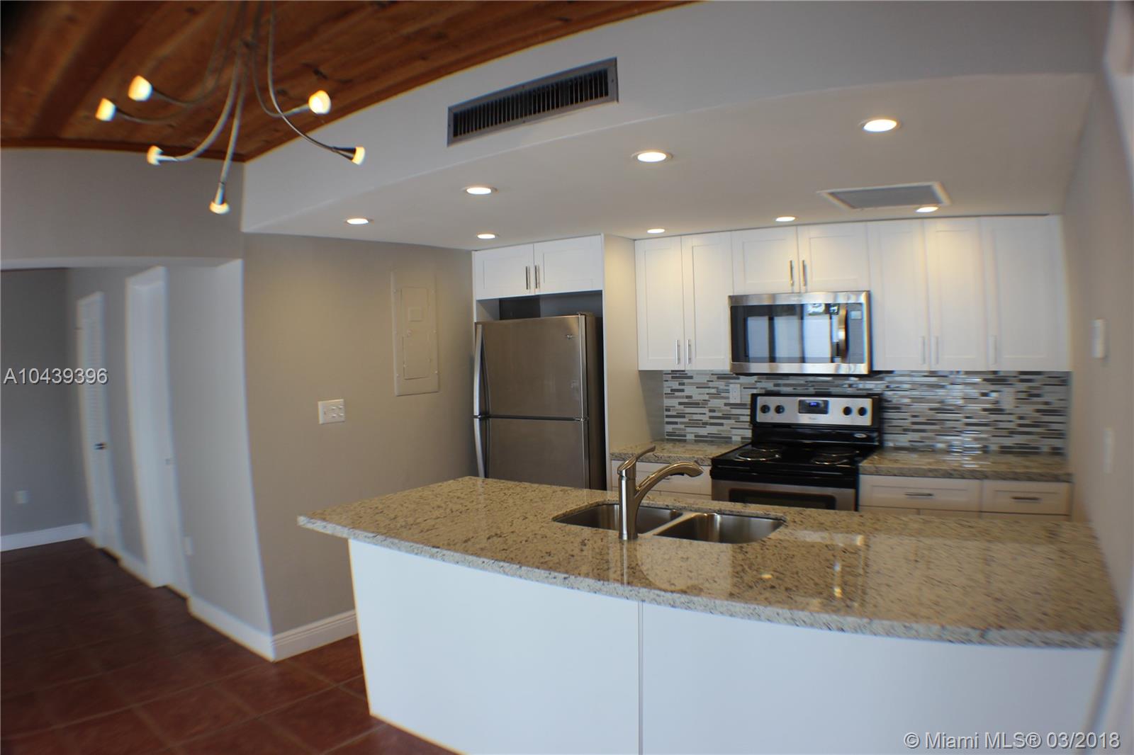 MIAMI LAKES WINDMILL GATE - Residential