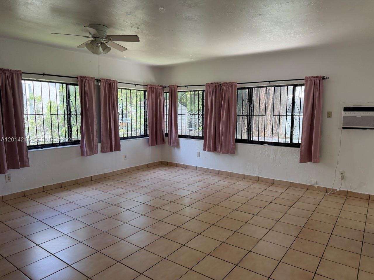 CRESTWOOD - Residential Lease
