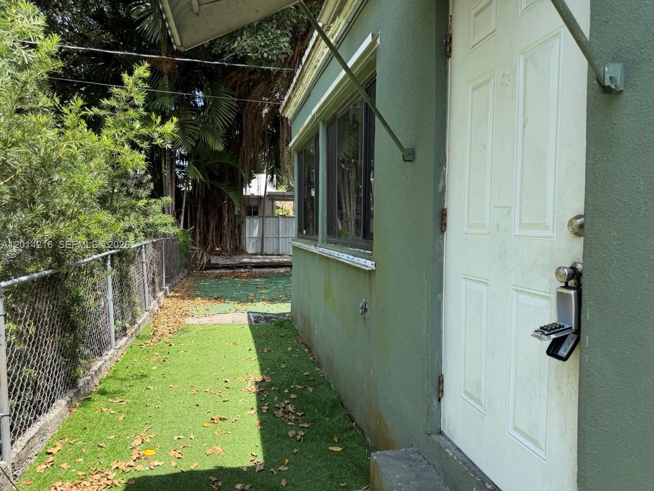 CRESTWOOD - Residential Lease