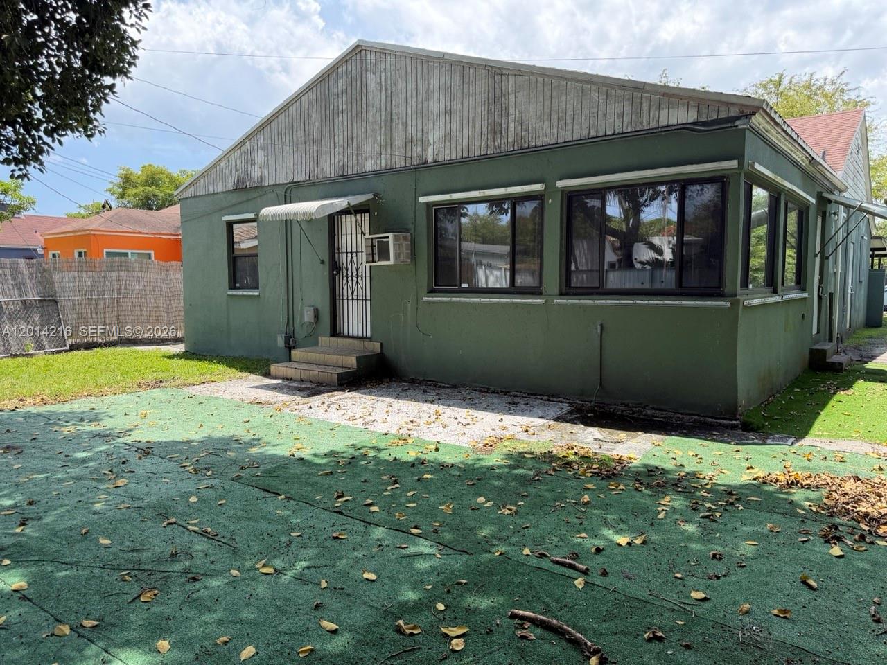 CRESTWOOD - Residential Lease