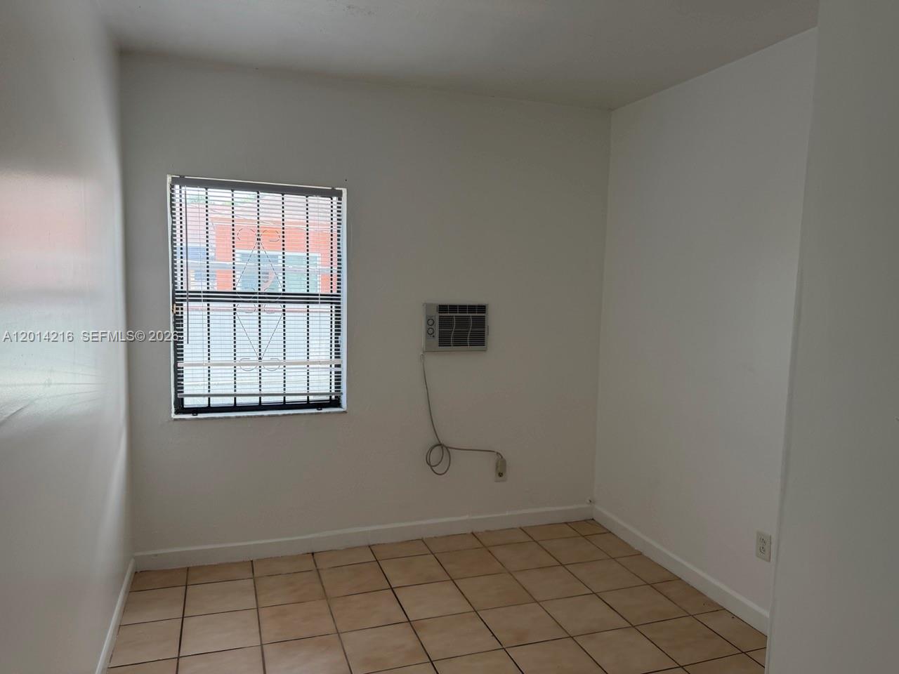 CRESTWOOD - Residential Lease