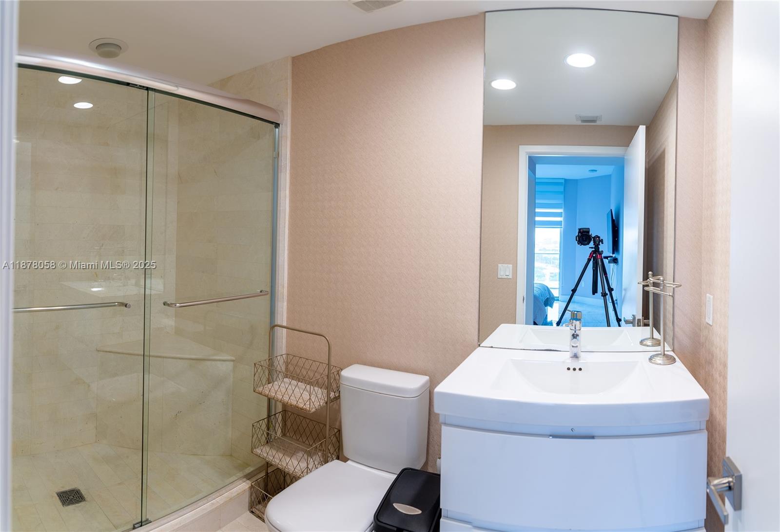 MARINA PALMS RESIDENCES N - Residential Lease