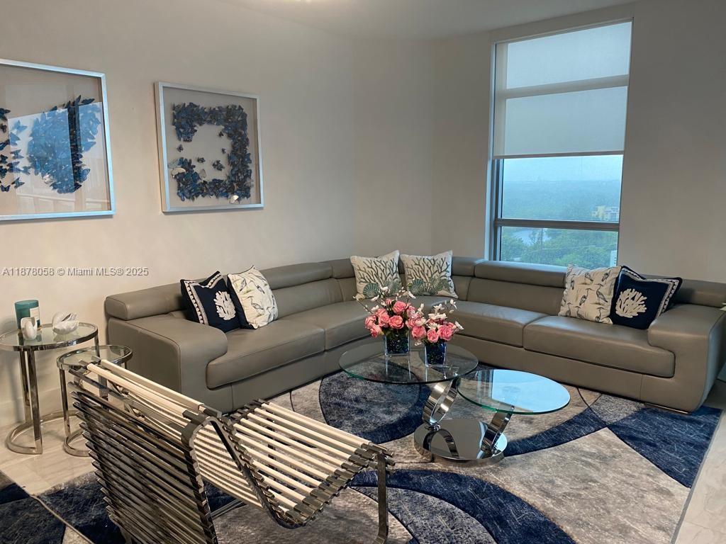17301 Biscayne Blvd 1706