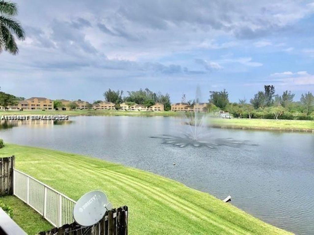 Photo of 5200 NW 31st Ave #32, Fort Lauderdale, FL 33309 (MLS # A12004651)