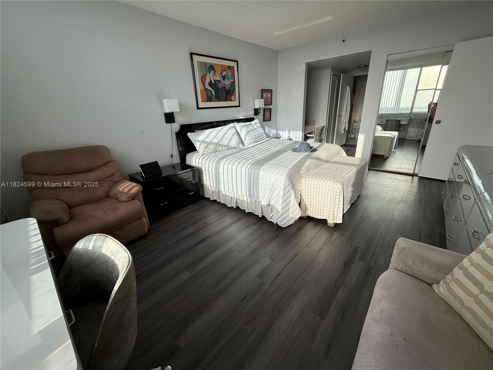 HILLCREST EAST NO 26 COND - Residential