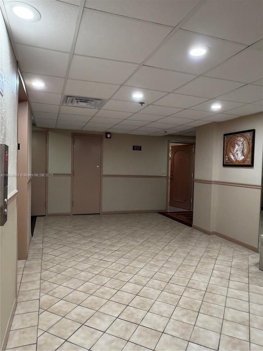 HILLCREST EAST NO 26 COND - Residential