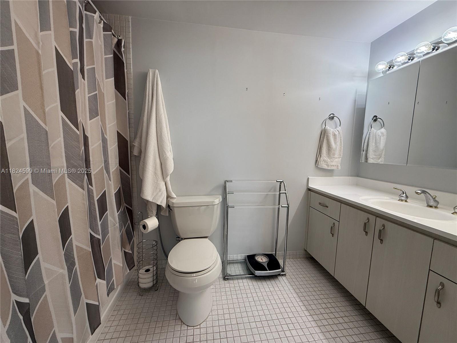 HILLCREST EAST NO 26 COND - Residential