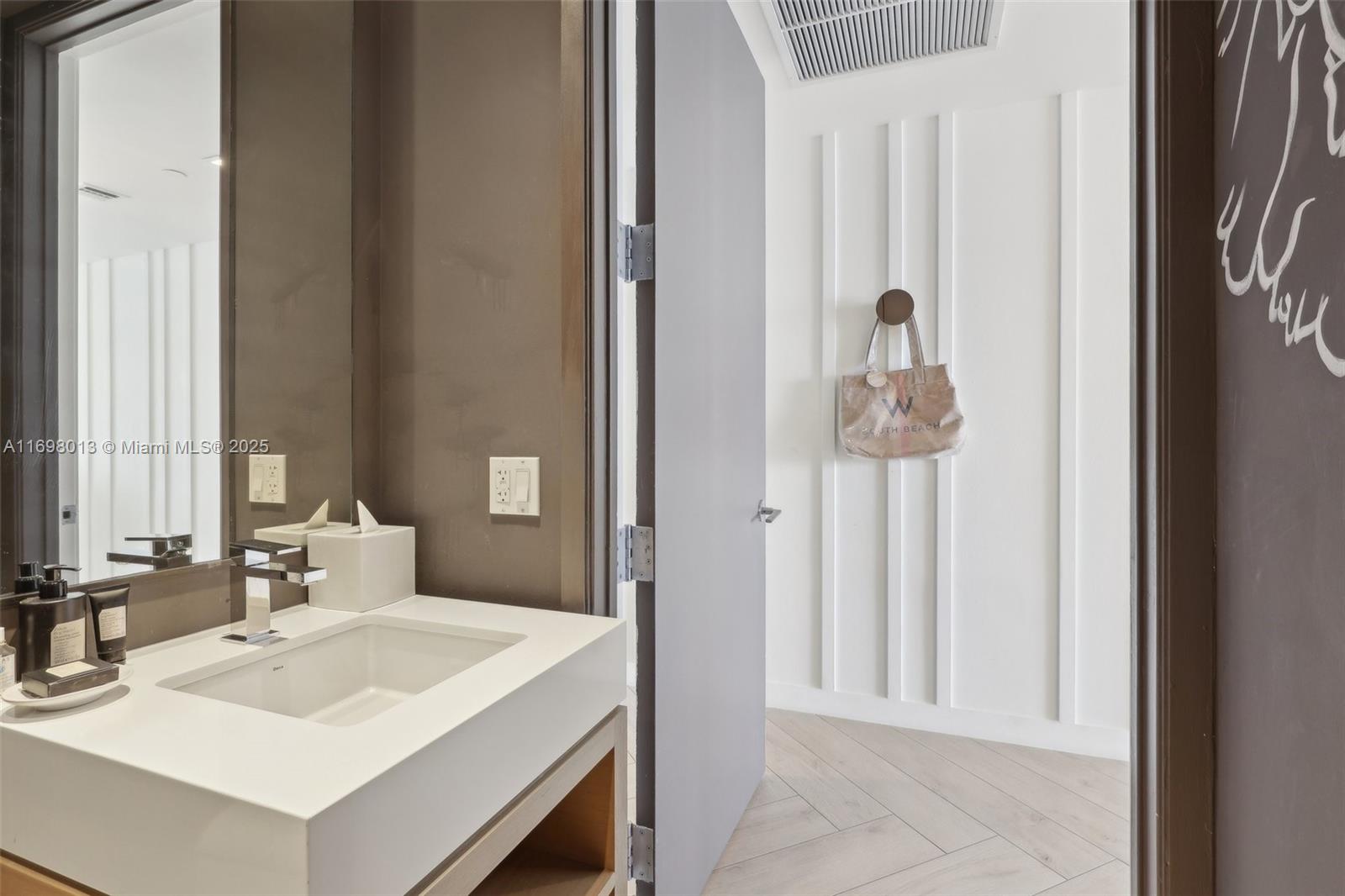 2201 COLLINS AVE CONDO - Residential