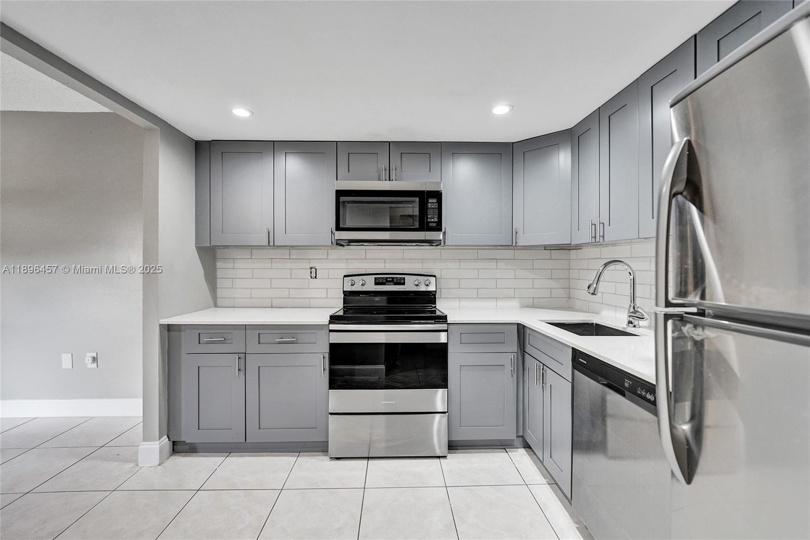 LAFAYETTE CONDO - Residential