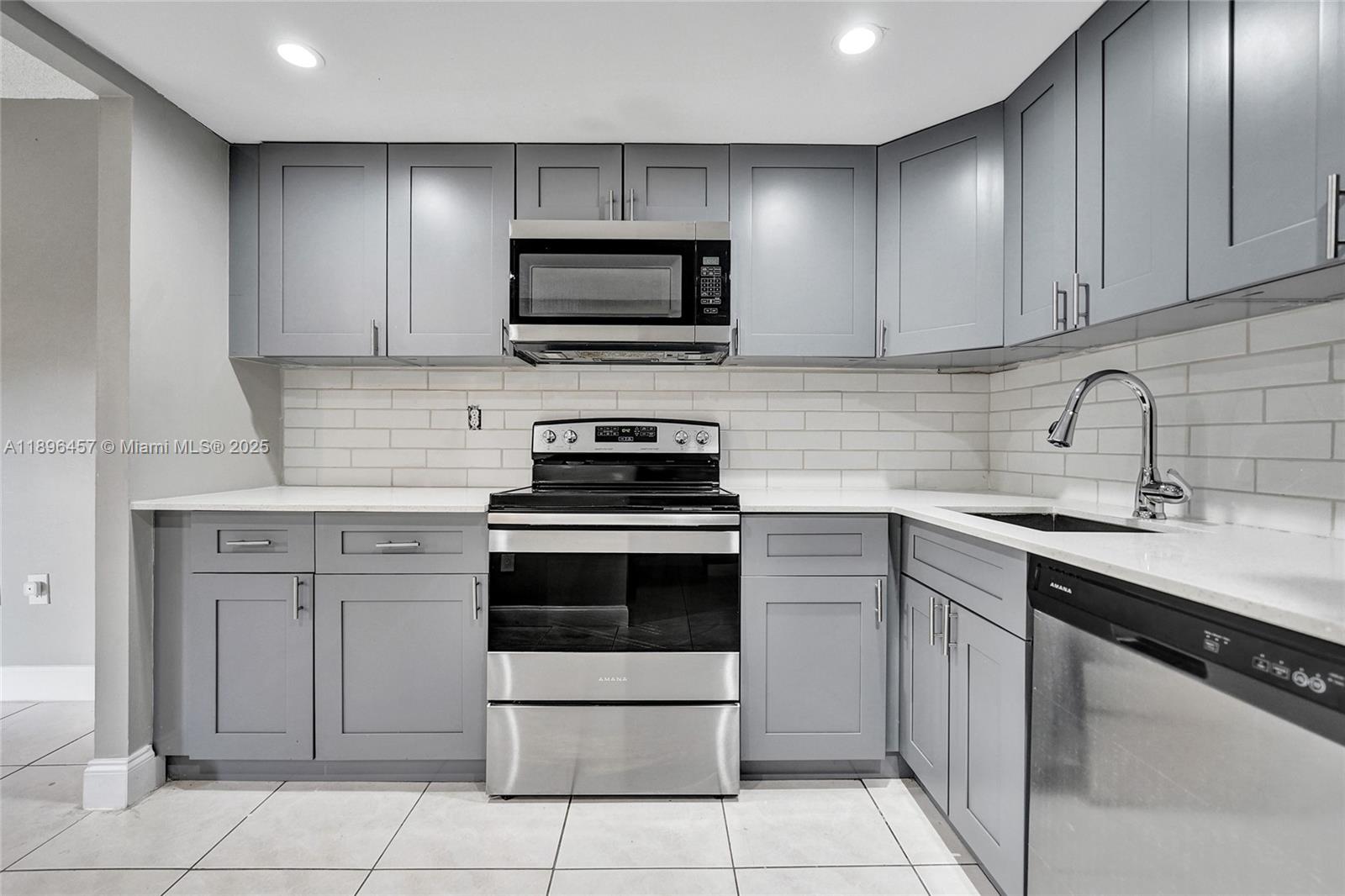 LAFAYETTE CONDO - Residential