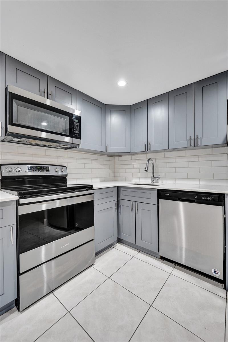 LAFAYETTE CONDO - Residential