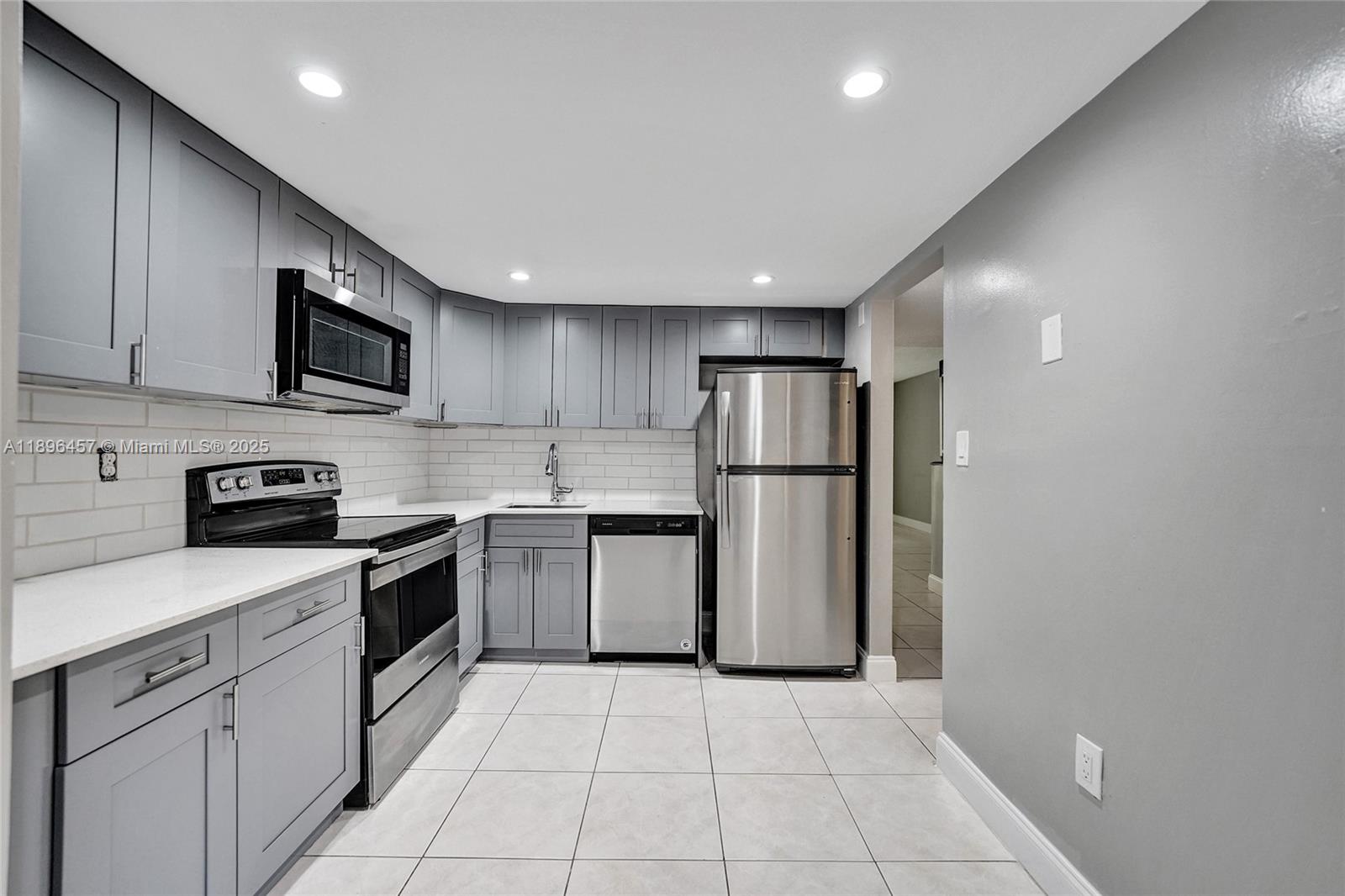 LAFAYETTE CONDO - Residential