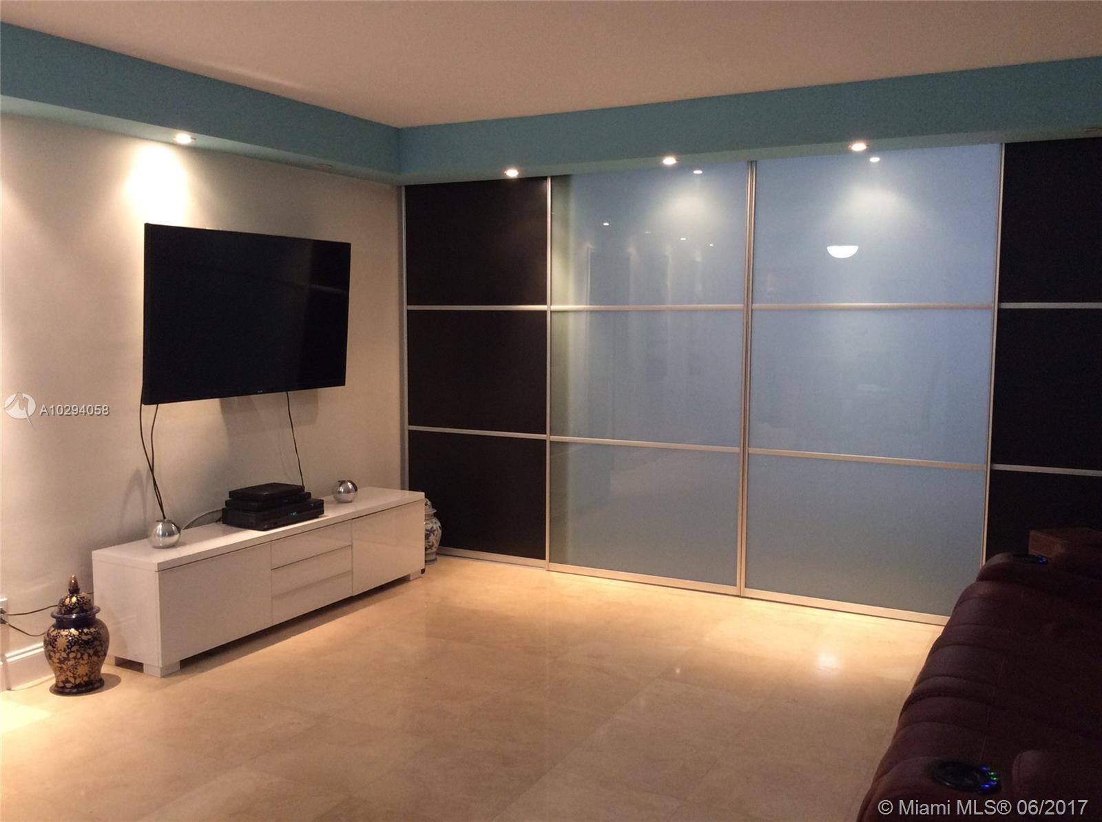 THE CARRIAGE CLUB NORTH C - Residential Lease