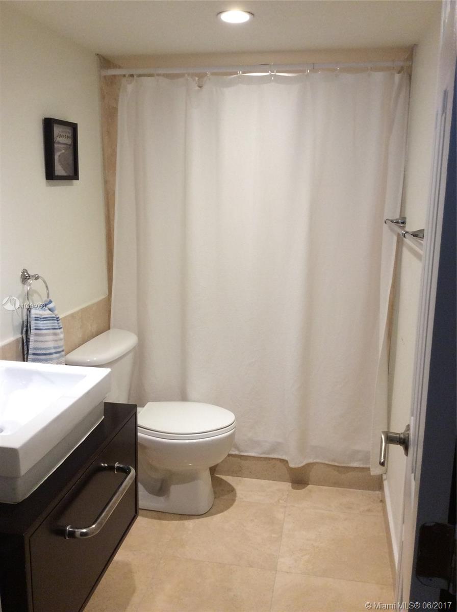 THE CARRIAGE CLUB NORTH C - Residential Lease