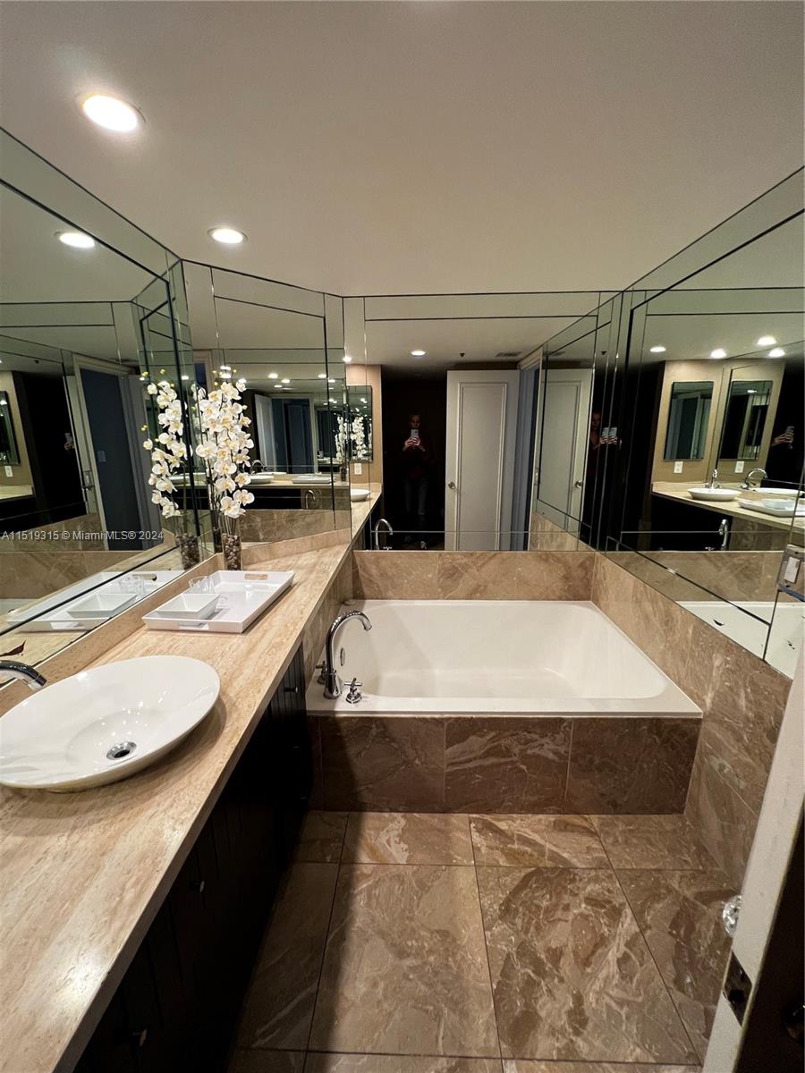 VENETIA CONDO - Residential Lease