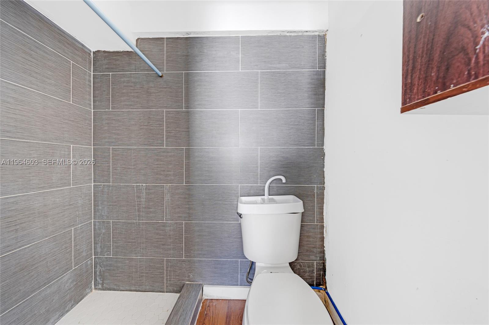 LAWRENCE ESTATE LAND CO - Residential Income