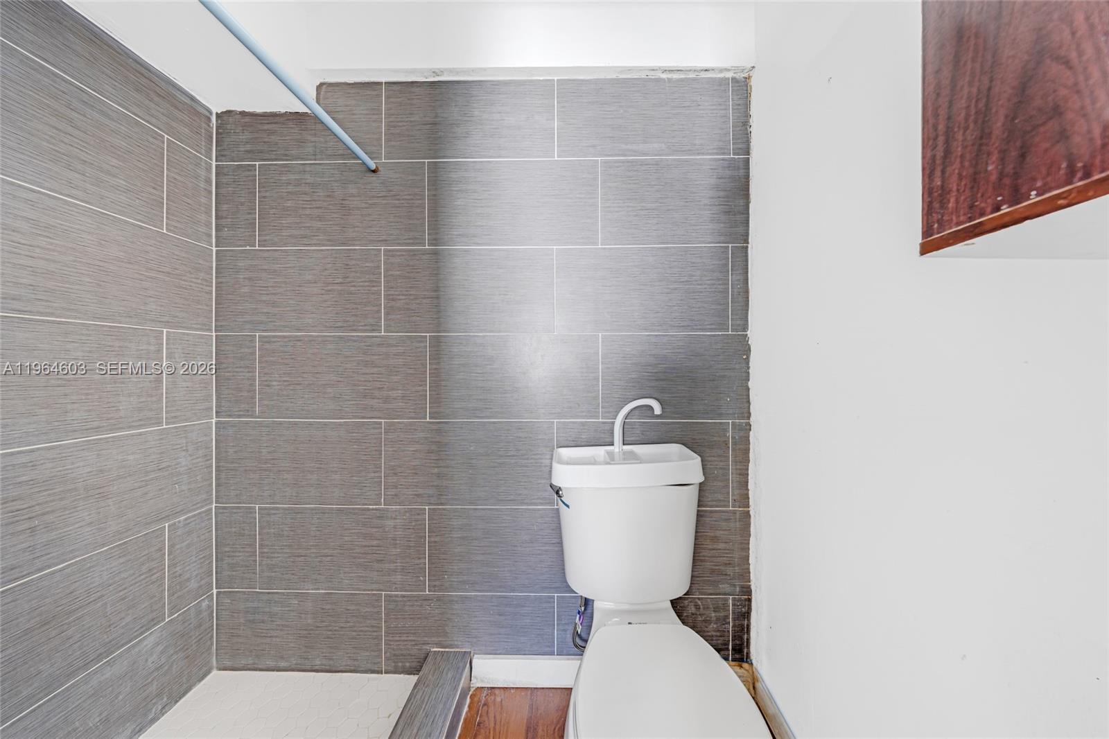 LAWRENCE ESTATE LAND CO - Residential Income