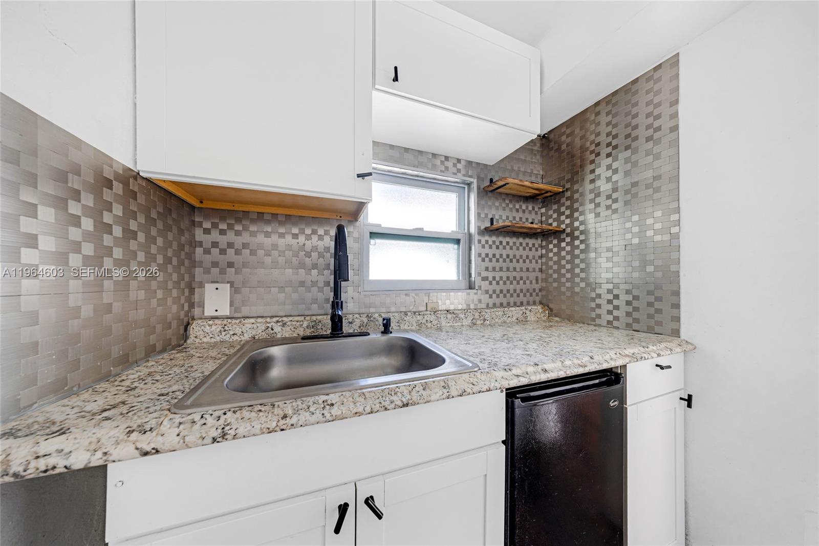 LAWRENCE ESTATE LAND CO - Residential Income