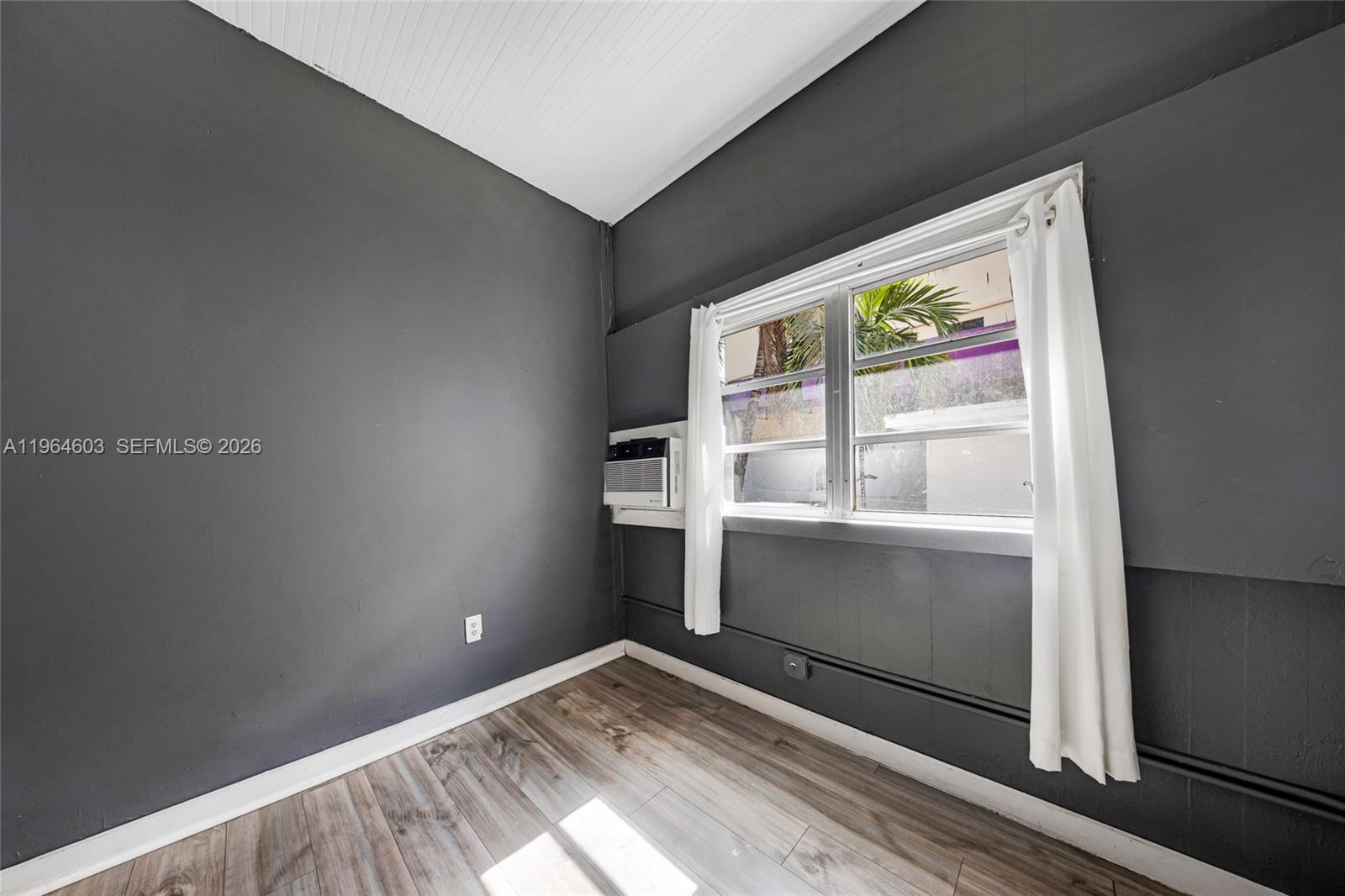 LAWRENCE ESTATE LAND CO - Residential Income