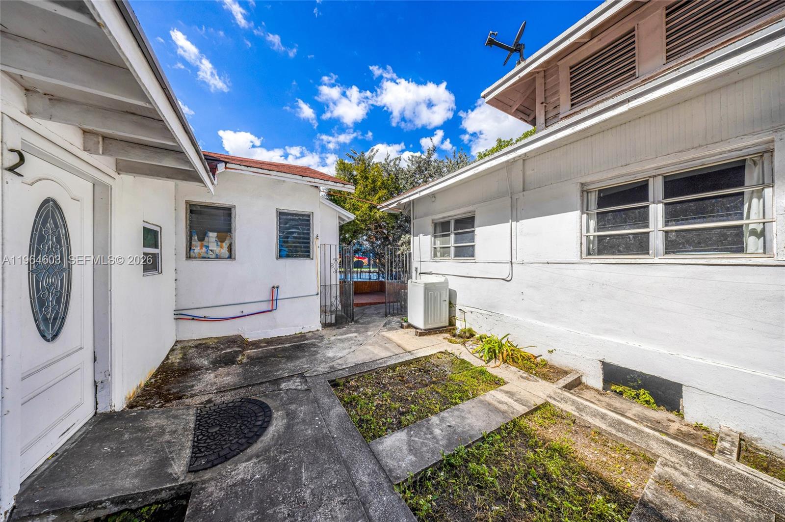 LAWRENCE ESTATE LAND CO - Residential Income