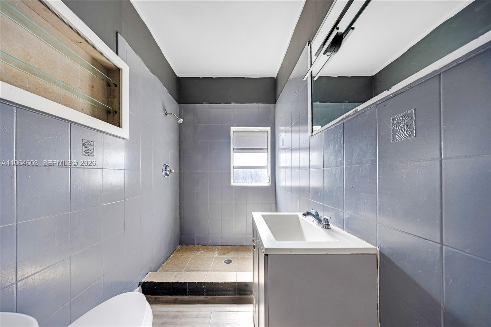 LAWRENCE ESTATE LAND CO - Residential Income