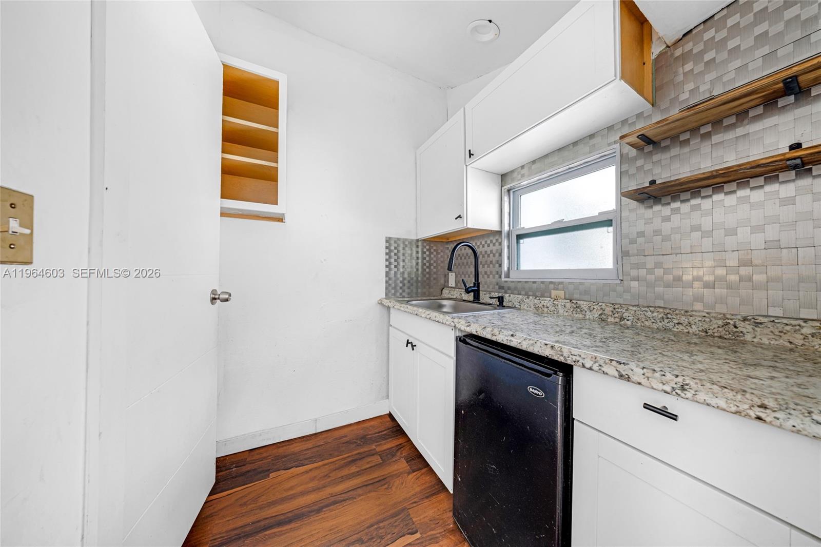 LAWRENCE ESTATE LAND CO - Residential Income