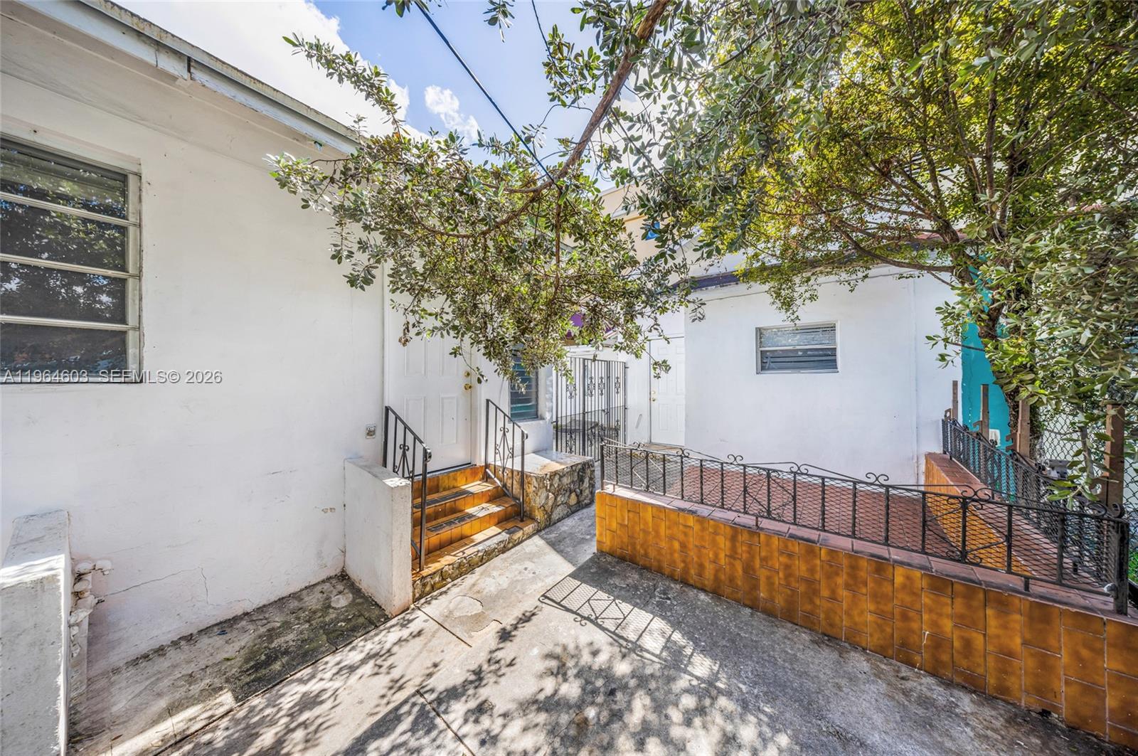 LAWRENCE ESTATE LAND CO - Residential Income