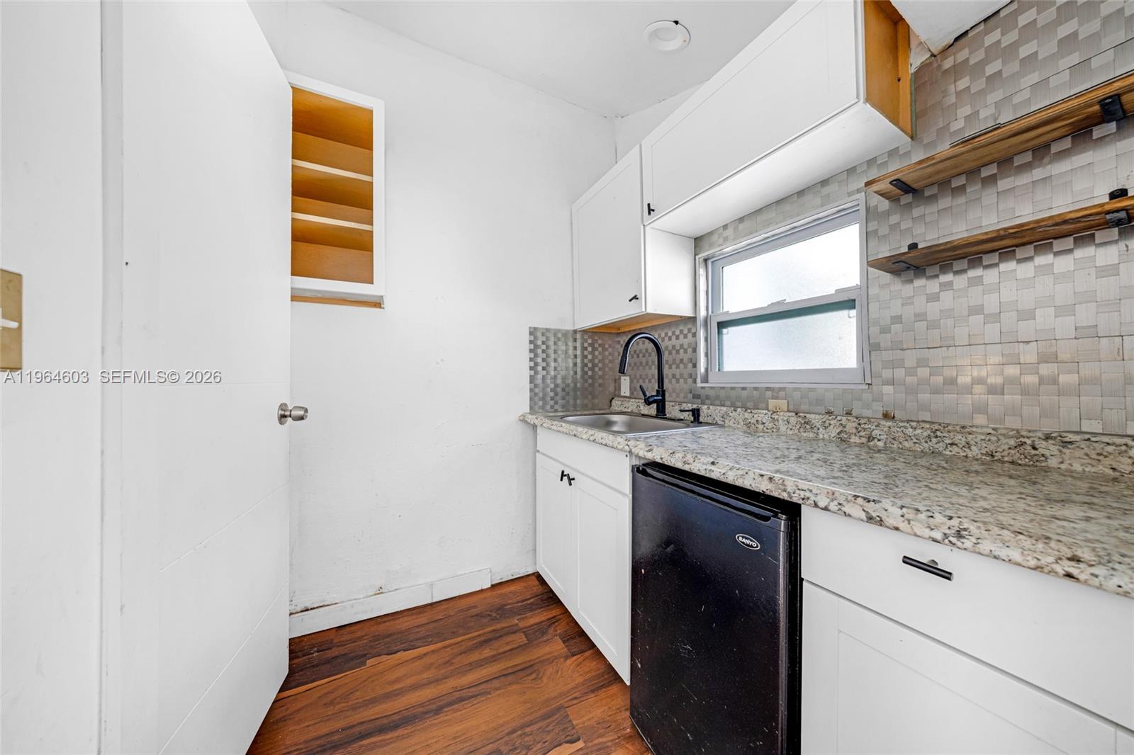 LAWRENCE ESTATE LAND CO - Residential Income