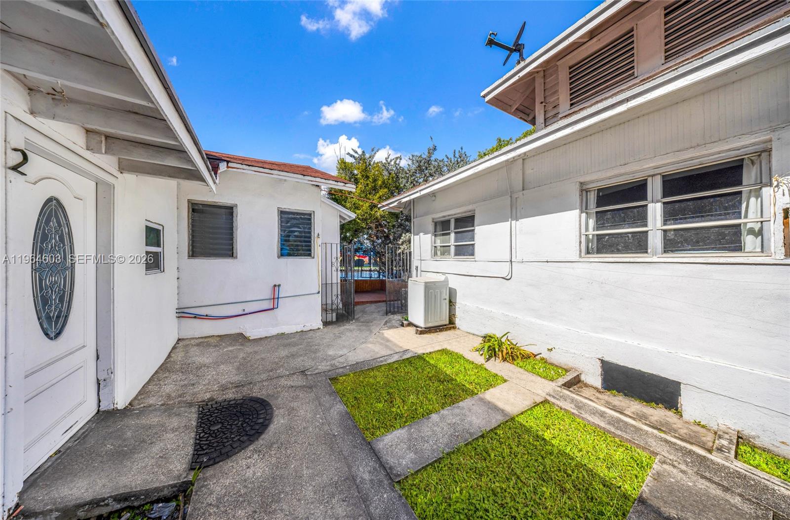 LAWRENCE ESTATE LAND CO - Residential Income