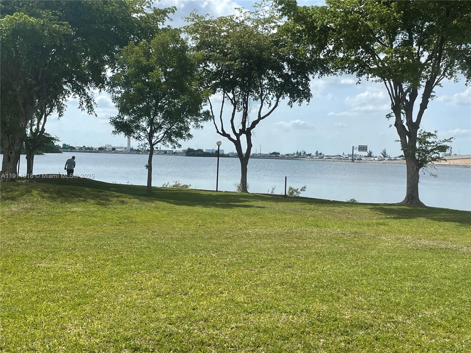 SUNSET VILLAS NO 3 CONDO - Residential