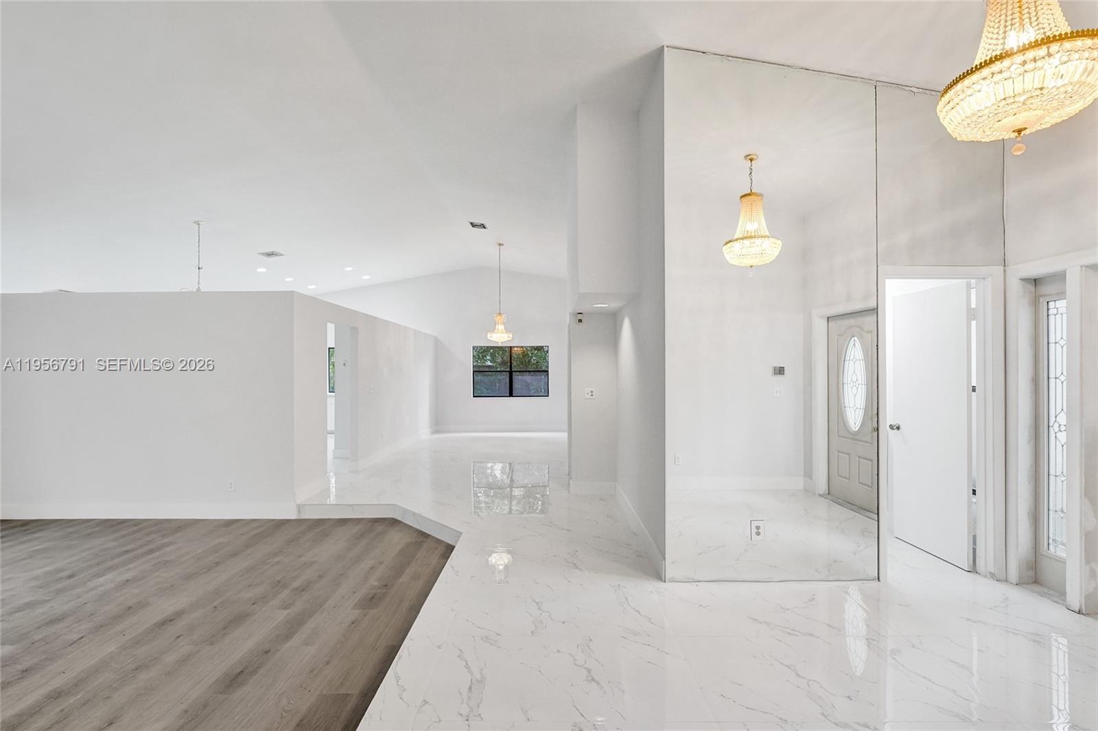 INVERRARY BOULEVARD ESTAT - Residential