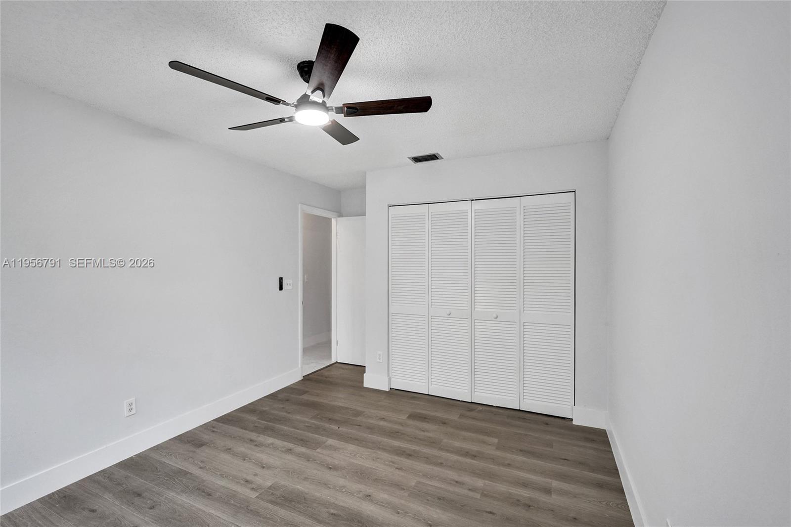 INVERRARY BOULEVARD ESTAT - Residential