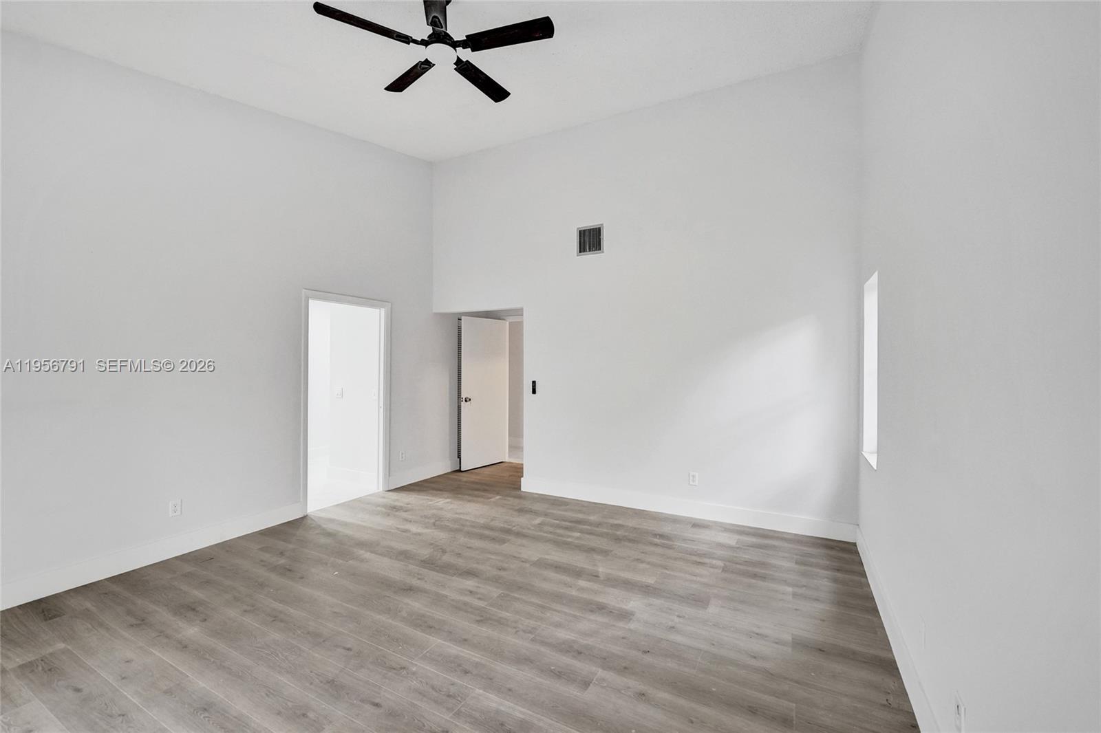 INVERRARY BOULEVARD ESTAT - Residential