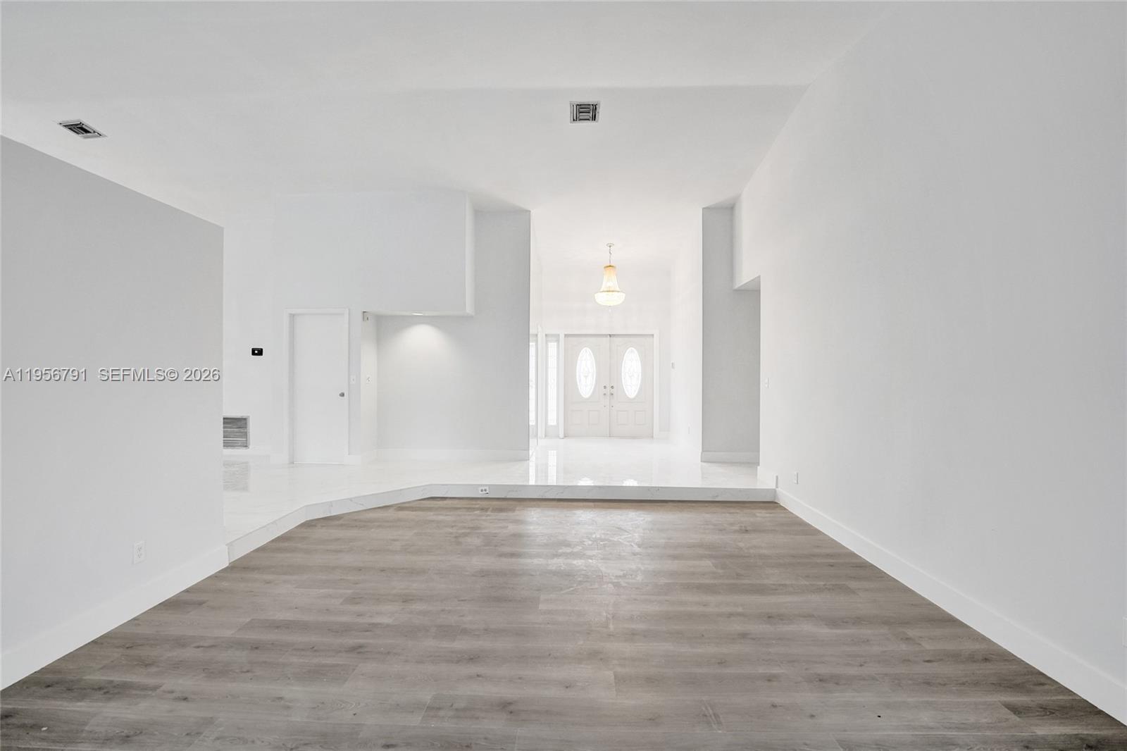 INVERRARY BOULEVARD ESTAT - Residential