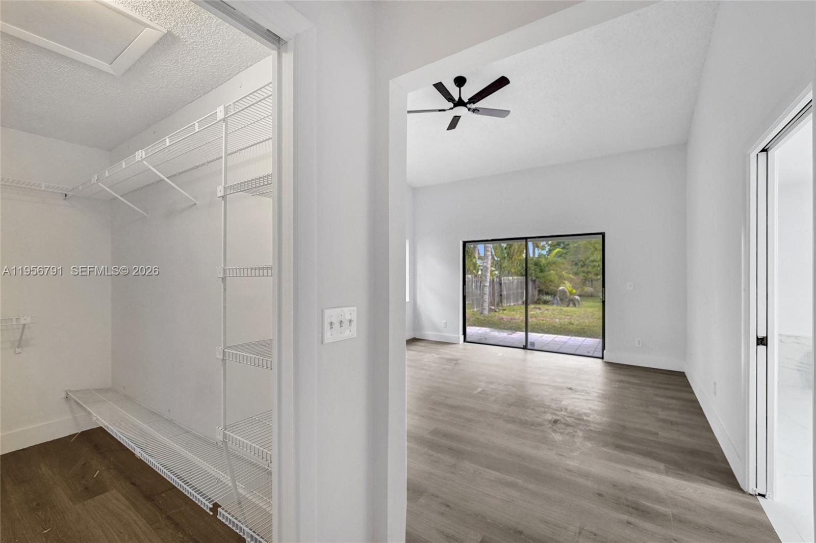 INVERRARY BOULEVARD ESTAT - Residential