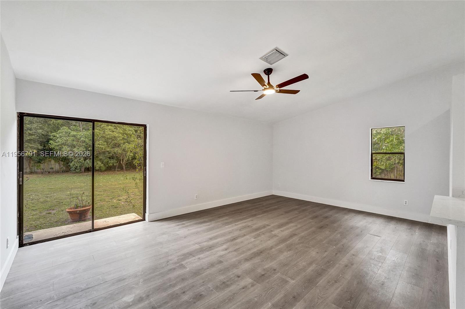 INVERRARY BOULEVARD ESTAT - Residential