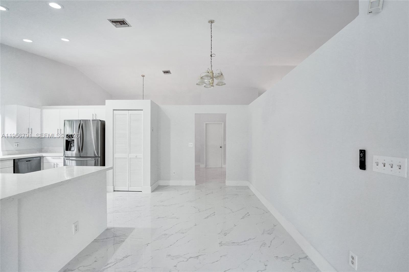 INVERRARY BOULEVARD ESTAT - Residential