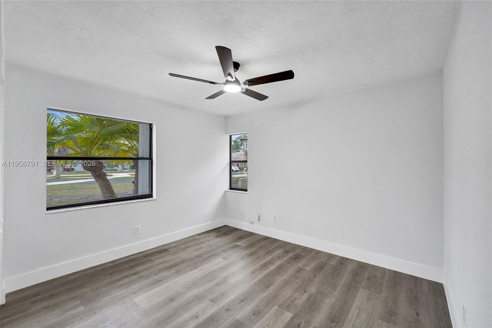 INVERRARY BOULEVARD ESTAT - Residential