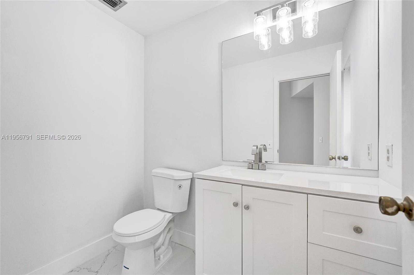 INVERRARY BOULEVARD ESTAT - Residential