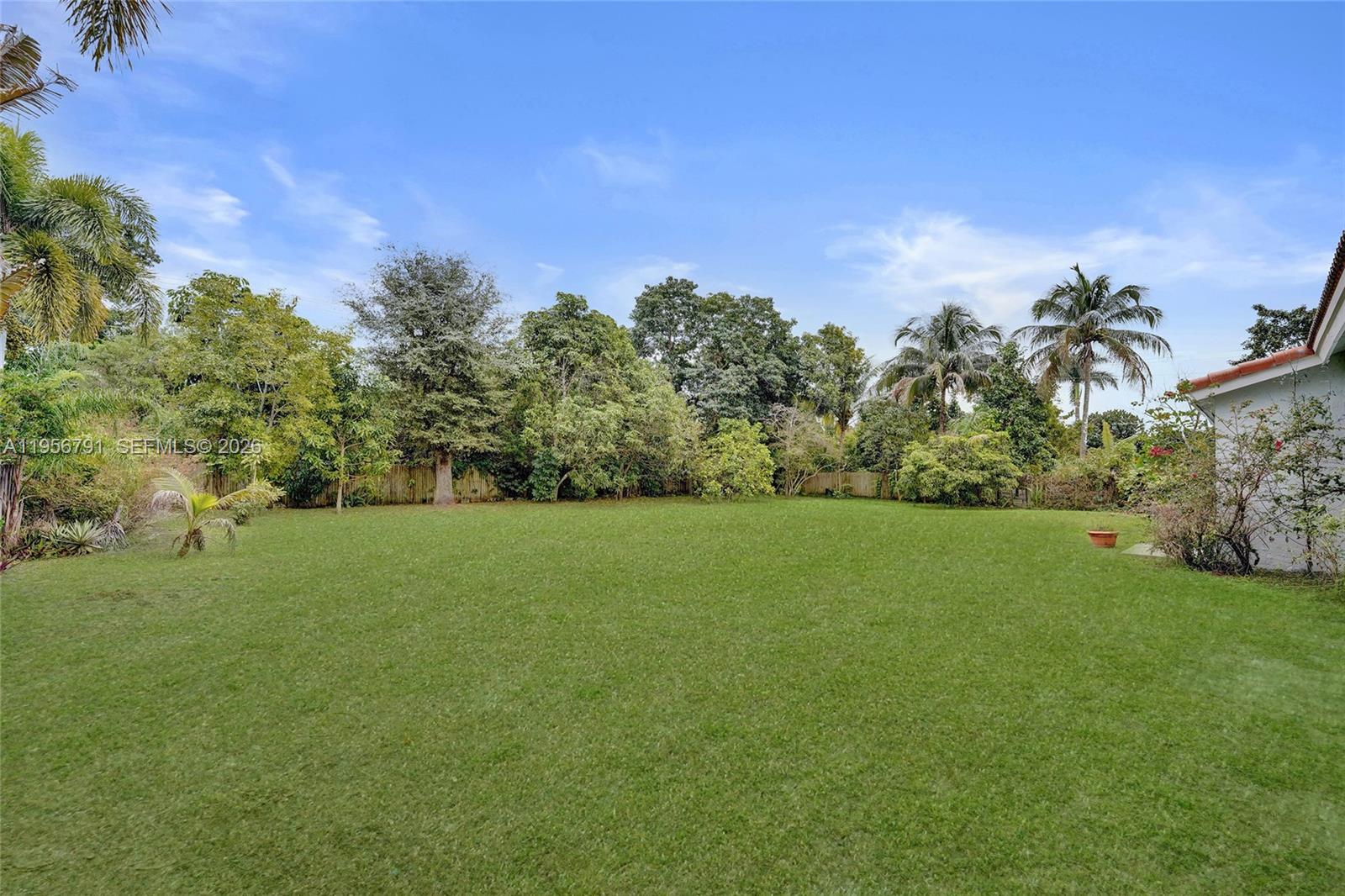 INVERRARY BOULEVARD ESTAT - Residential