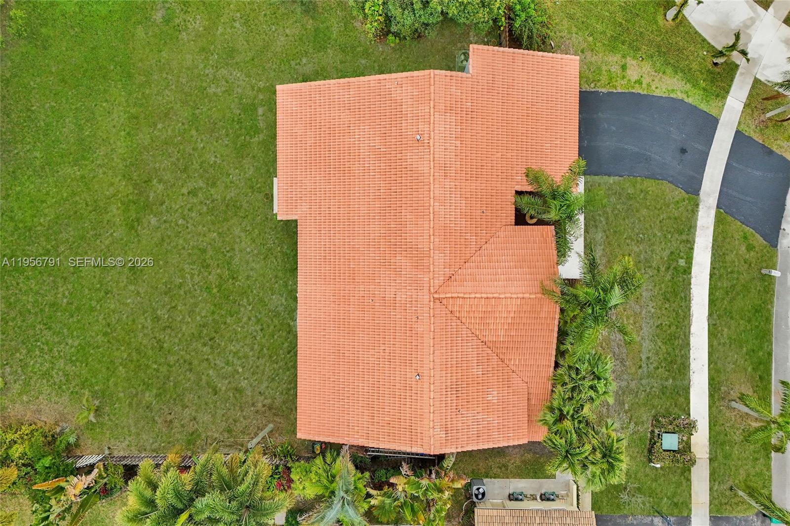 INVERRARY BOULEVARD ESTAT - Residential