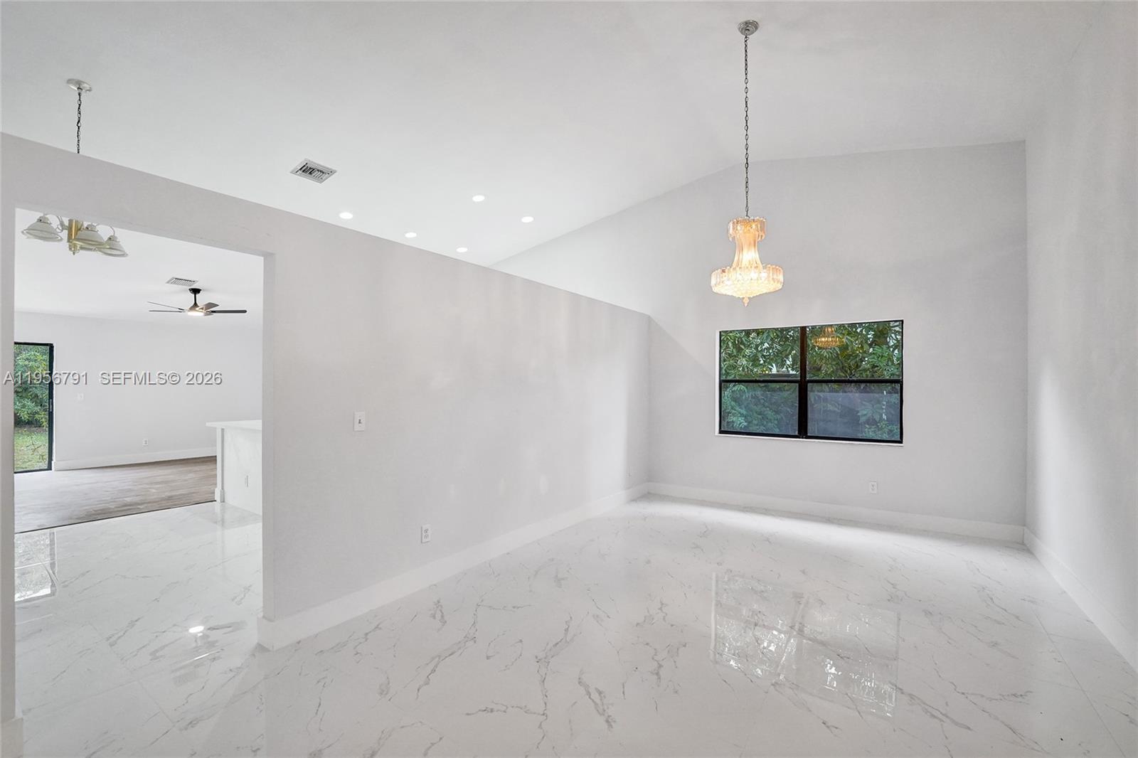 INVERRARY BOULEVARD ESTAT - Residential