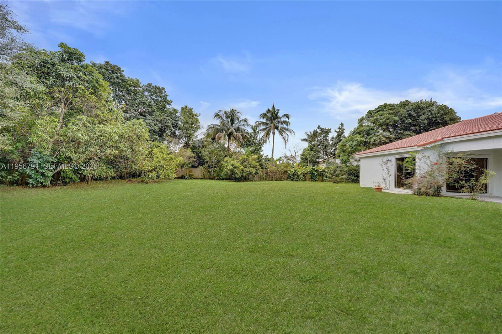 INVERRARY BOULEVARD ESTAT - Residential