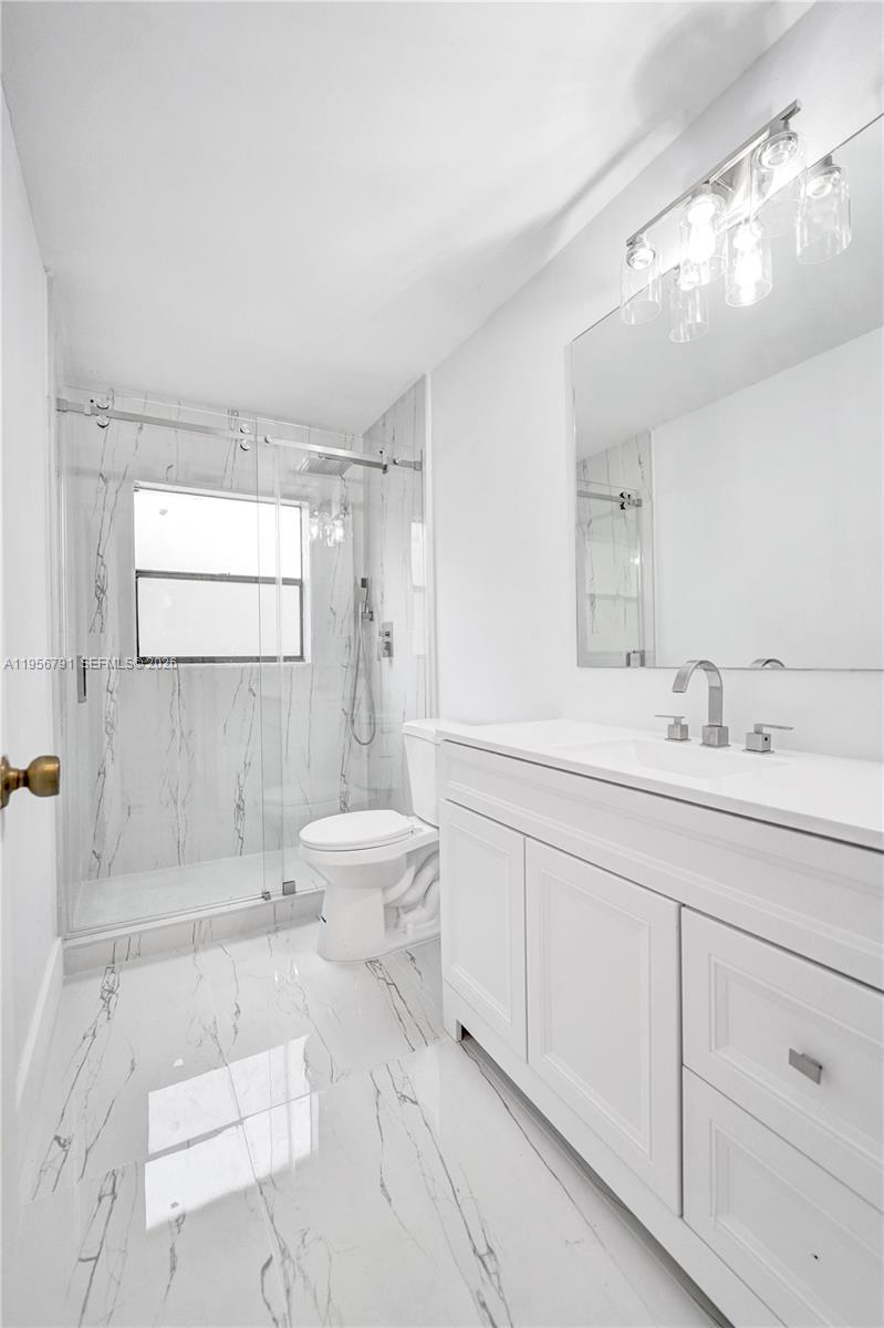 INVERRARY BOULEVARD ESTAT - Residential