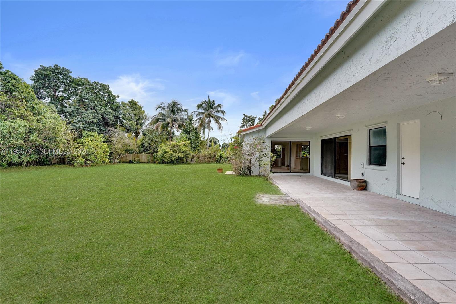 INVERRARY BOULEVARD ESTAT - Residential