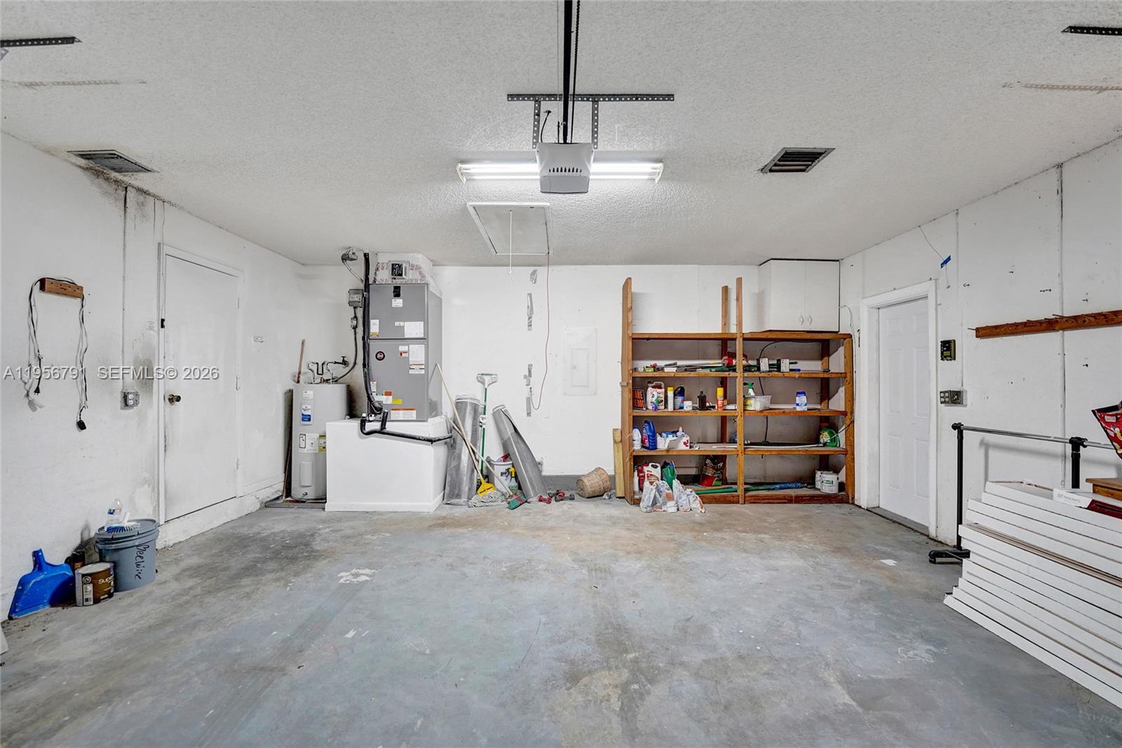 INVERRARY BOULEVARD ESTAT - Residential