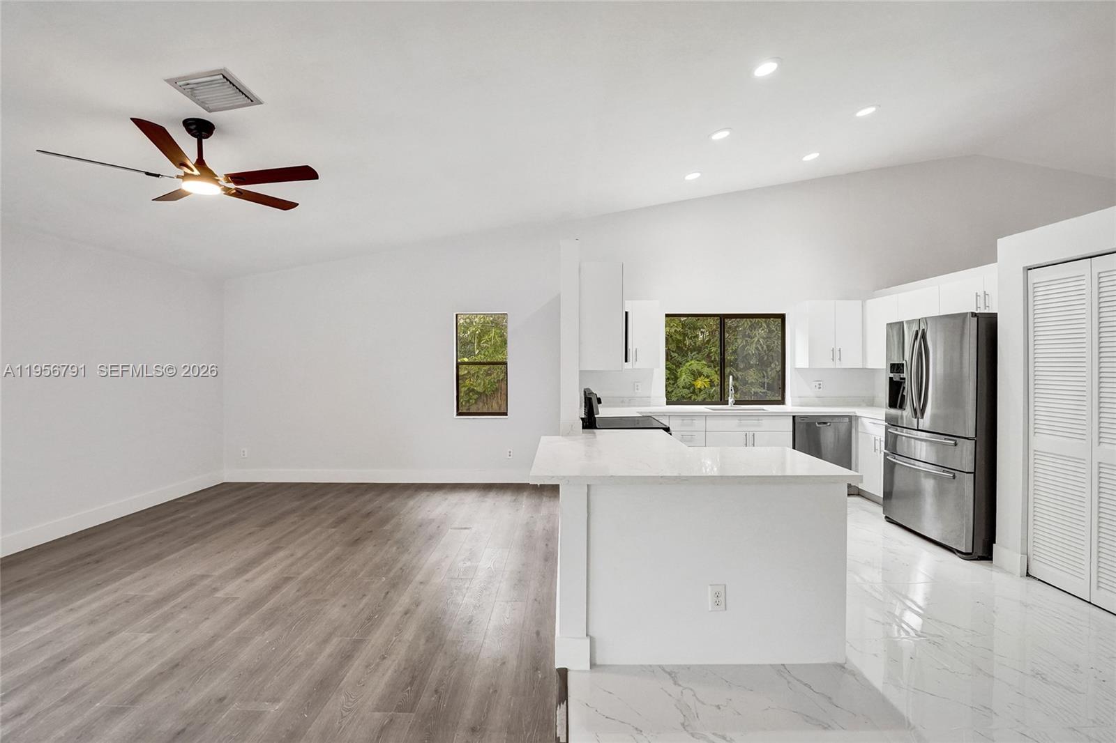 INVERRARY BOULEVARD ESTAT - Residential