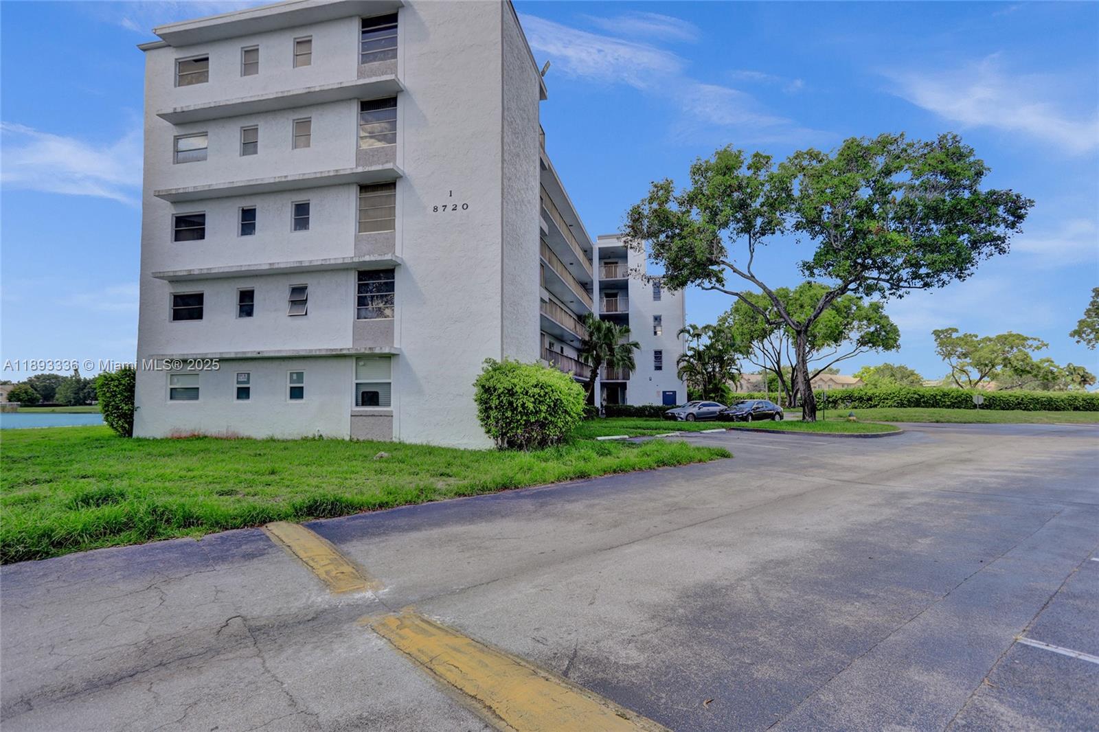 LAKESHORE AT UNIVERSITY P - Residential Lease